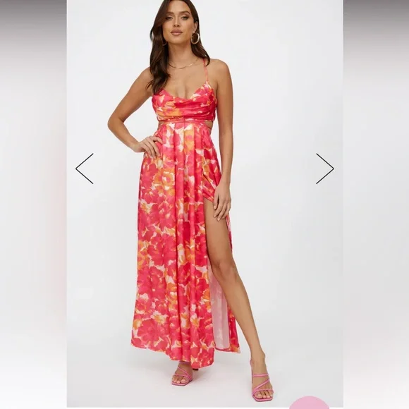 BLOOMING SEASON MIDI DRESS RED - Picture 1 of 6